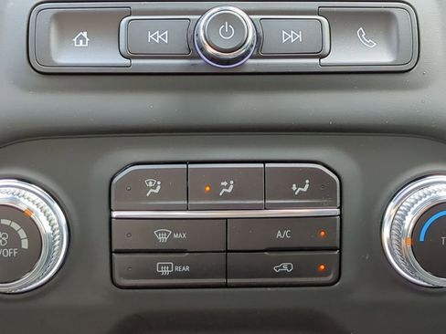 Used 2025 GMC Sierra 3500 Pro w/ Convenience Package image 5