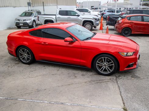 Used 2016 Ford Mustang Premium image 7