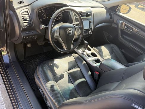 Used 2015 Nissan Altima 2.5 SL w/ Technology Package FWD image 10
