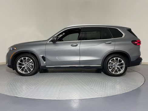 Used 2026 BMW X5 sDrive40i RWD image 2