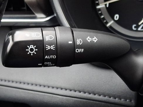 Used 2020 Toyota Highlander Limited image 30