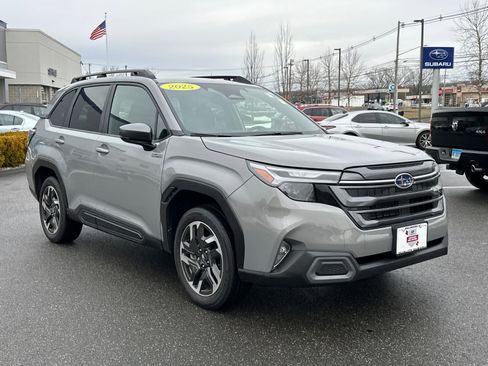 Certified 2025 Subaru Forester Limited image 5