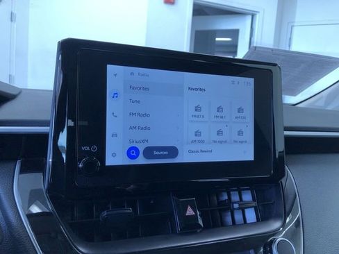 Used 2025 Toyota Corolla LE image 21