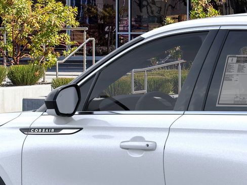 New 2025 Lincoln Corsair FWD image 19