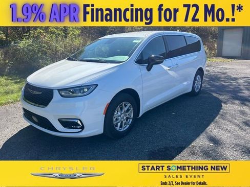 New 2026 Chrysler Pacifica Select image 9