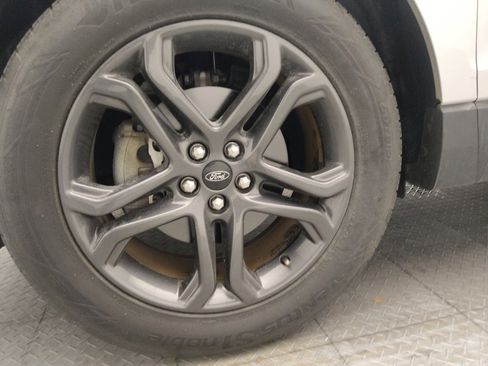 Used 2018 Ford Edge SEL w/ Equipment Group 201A FWD image 31
