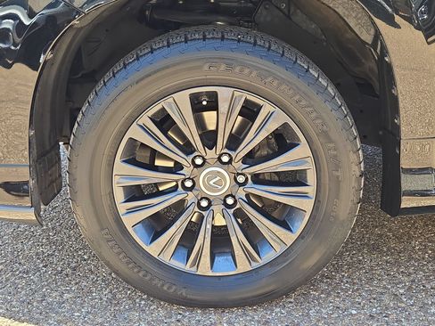 Used 2021 Lexus GX 460 Luxury w/ Sport Design Package AWD/4WD image 11