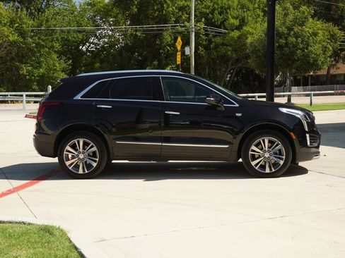 Used 2025 Cadillac XT5 Premium Luxury FWD image 6