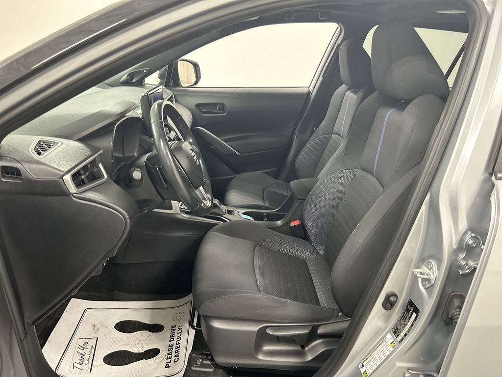 Used 2023 Toyota Corolla Cross AWD Hybrid w/ Moonroof Package image 9