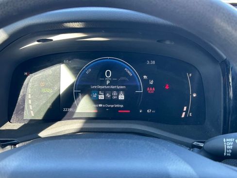 Used 2025 Toyota Camry LE image 32