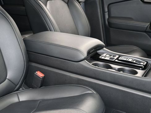 Used 2025 Honda Pilot EX-L image 45