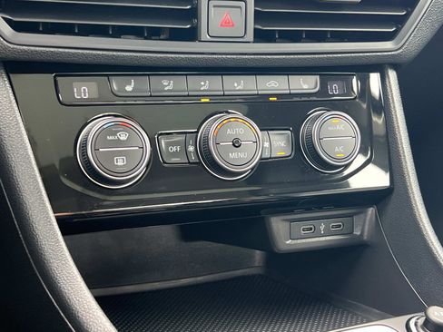 Used 2020 Volkswagen Jetta SE image 14