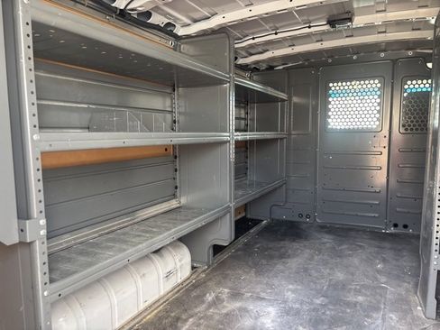 Used 2021 Nissan NV 2500 SV w/ Navigation Package image 9