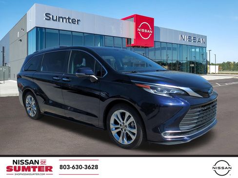 Used 2022 Toyota Sienna Platinum FWD image 1