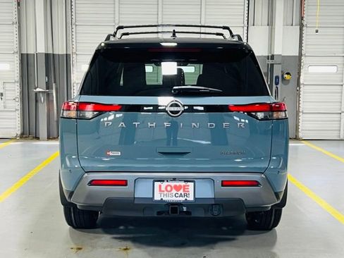 New 2026 Nissan Pathfinder Platinum FWD image 19