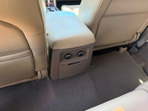 Used 2012 Nissan Pathfinder LE RWD image 32