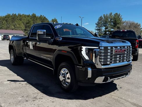 Used 2025 GMC Sierra 3500 Denali AWD/4WD image 8