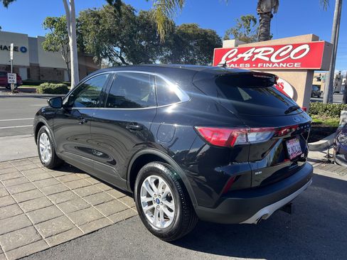 Used 2020 Ford Escape SE image 6