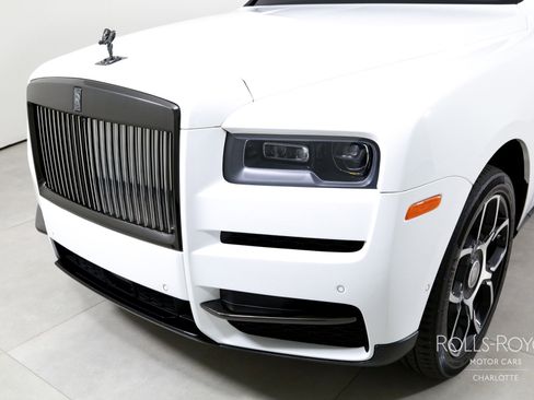 Used 2021 Rolls-Royce Cullinan Black Badge image 44