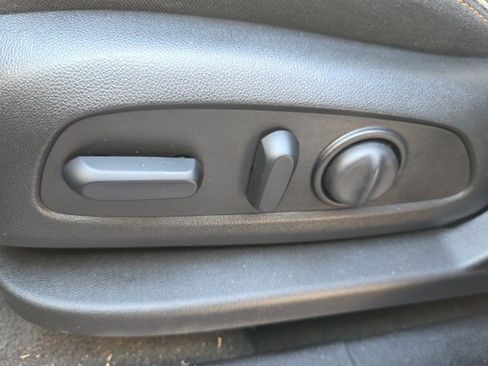 Used 2018 Chevrolet Equinox LT image 6