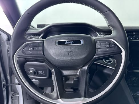 Used 2024 Jeep Grand Cherokee Altitude AWD/4WD image 23