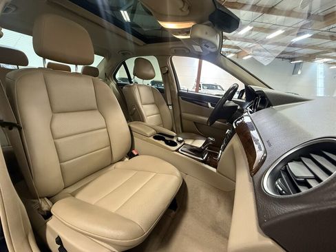 Used 2013 Mercedes-Benz C 250 Sedan image 13