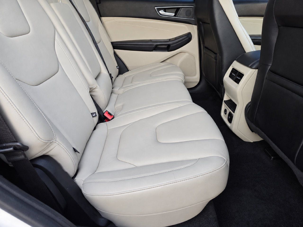 Used 2022 Ford Edge Titanium w/ Cargo Accessory Package AWD/4WD image 29