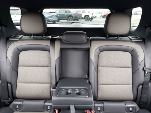 New 2026 Chevrolet Equinox LT w/ Convenience Package II image 32