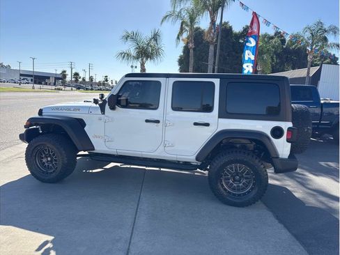 Used 2019 Jeep Wrangler Unlimited Sport S AWD/4WD image 8