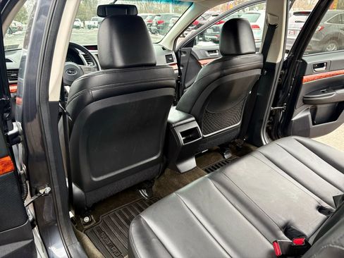 Used 2011 Subaru Outback 3.6R Limited image 18