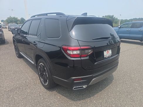 Used 2026 Honda Pilot Touring image 7