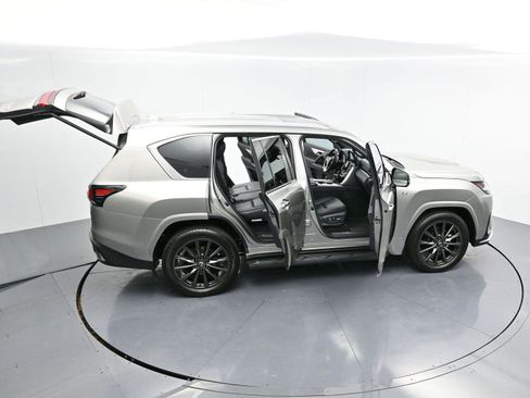 Used 2024 Lexus LX 600 F Sport image 47