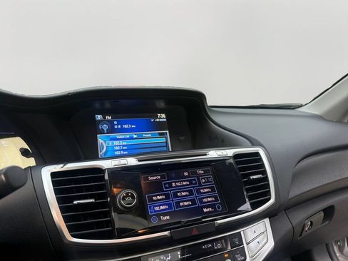 Used 2015 Honda Accord Touring image 16