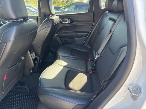 Used 2025 Jeep Compass Trailhawk image 24