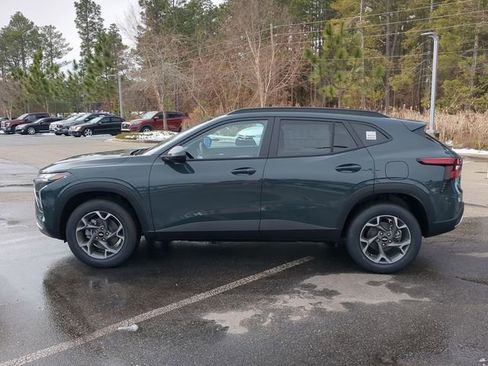 New 2026 Chevrolet Trax LT w/ LT Convenience Package image 8