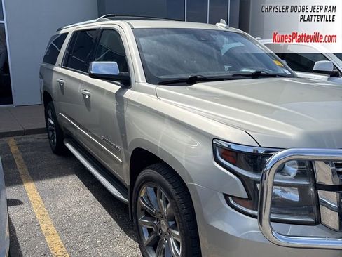 Used 2016 Chevrolet Suburban LTZ image 2
