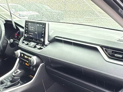Certified 2020 Toyota RAV4 XLE Premium image 32