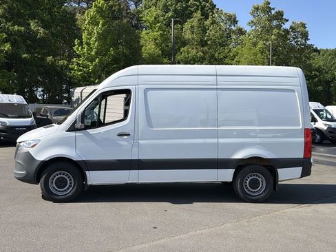 Used 2025 Mercedes-Benz Sprinter 2500 image 10