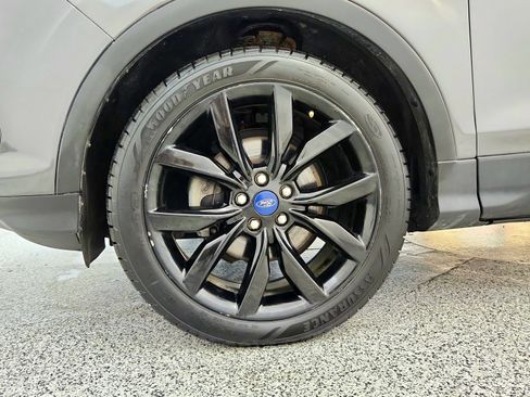 Used 2019 Ford Escape SE FWD image 30