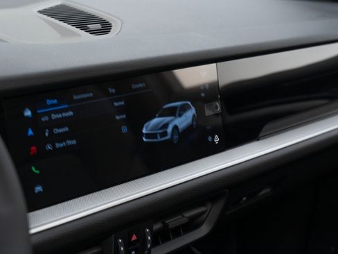 New 2025 Porsche Cayenne image 25