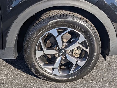 Certified 2022 Kia Sportage LX image 9