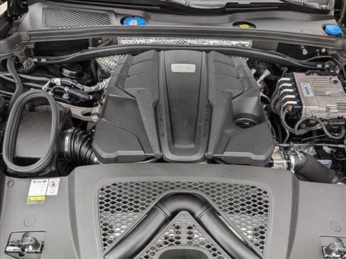 Certified 2023 Porsche Macan GTS image 26