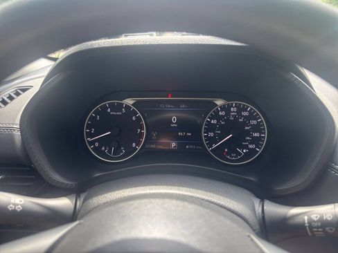 Used 2025 Nissan Sentra SV FWD image 33
