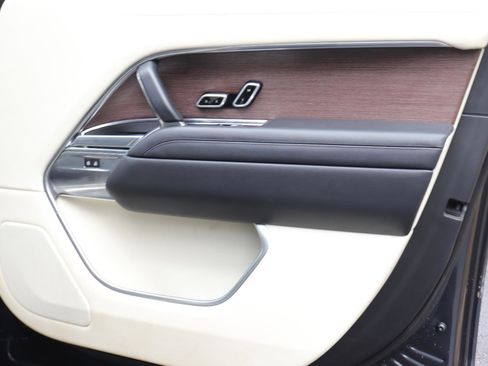 Used 2023 Land Rover Range Rover Long Wheelbase Autobiography image 21