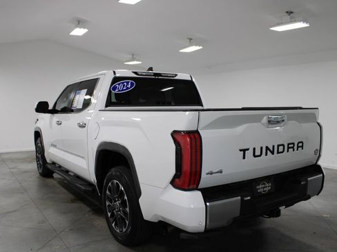 Used 2024 Toyota Tundra Limited AWD/4WD image 7