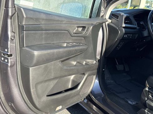 Used 2023 Honda Odyssey EX-L image 17