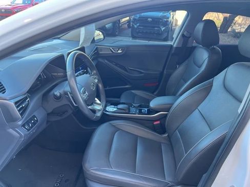Used 2020 Hyundai Ioniq Limited image 23