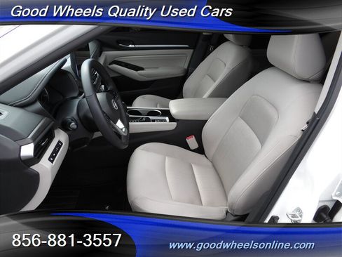 Used 2023 Nissan Altima 2.5 SV w/ SV Premium Package image 13