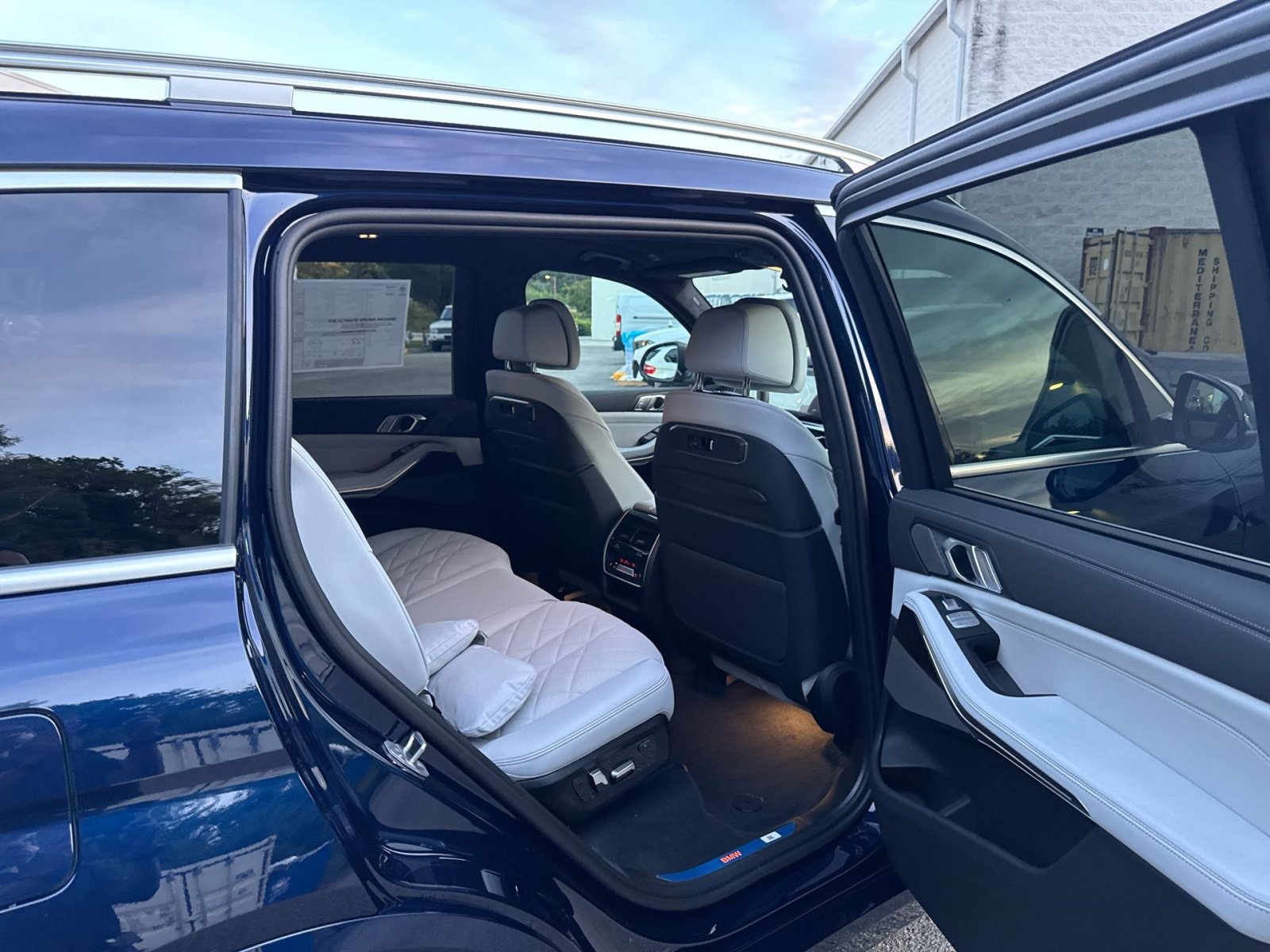 New 2027 BMW X7 xDrive40i AWD/4WD image 32