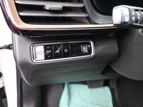 Certified 2024 Buick Envision Avenir image 11